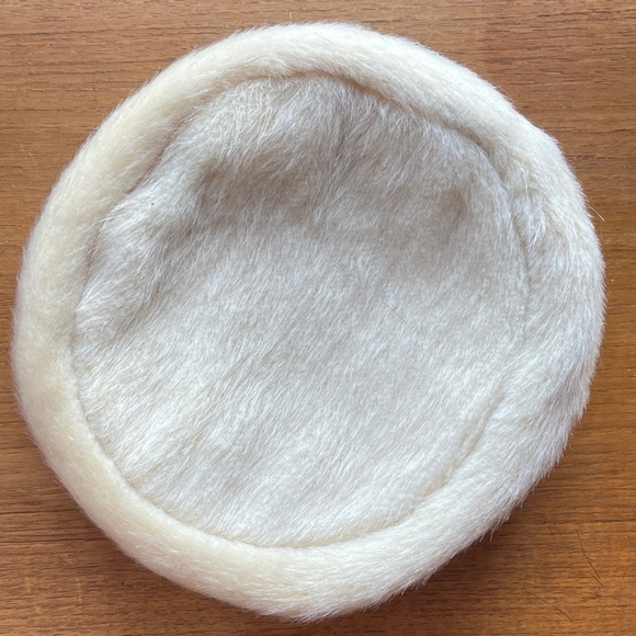 SOLDPillbox Hat Vintage 60s Jackie Winter Fur Hat Retro Wedding New Years Cloche - Picture 6 of 9